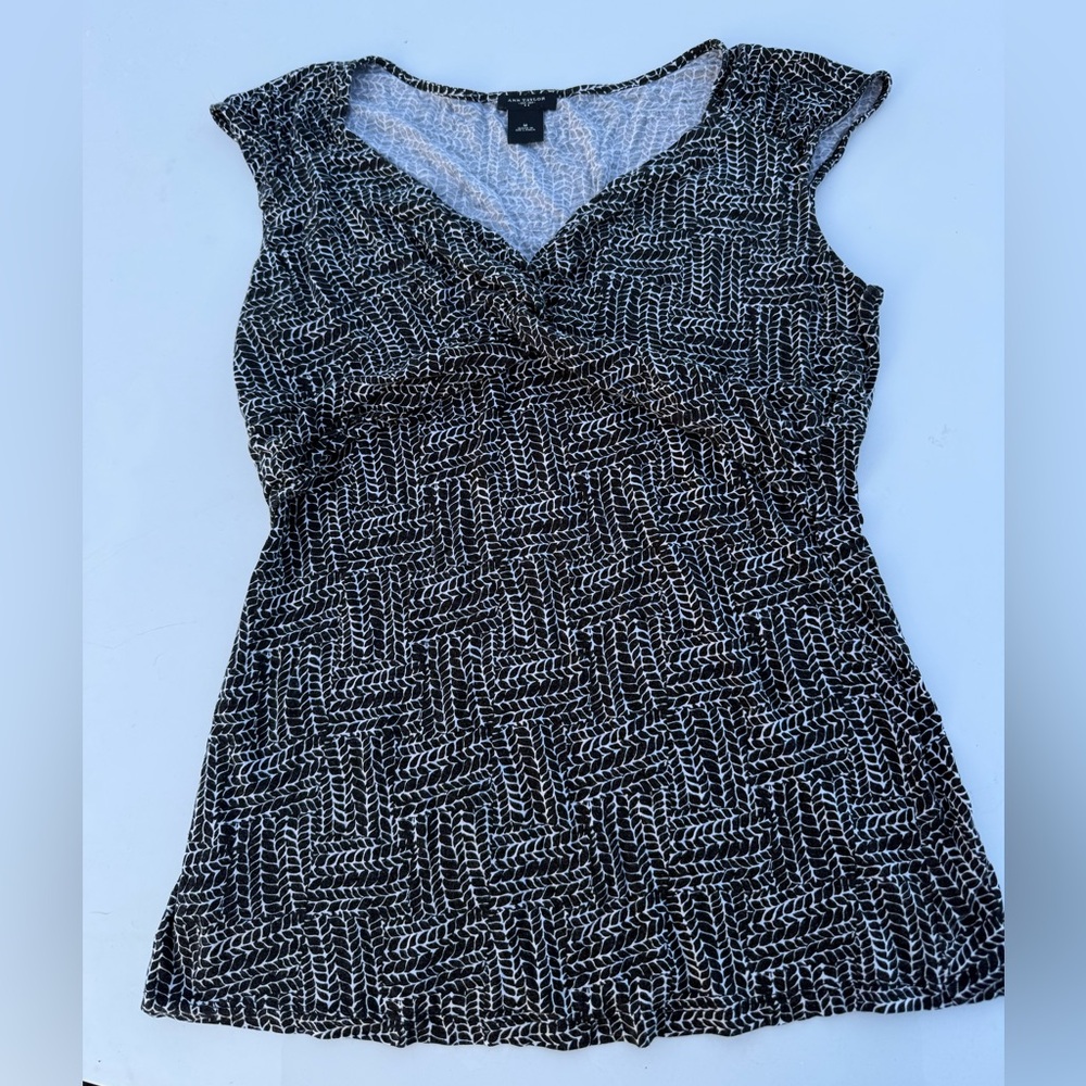 Ann Taylor Factory Black and White Short Sleeve Top